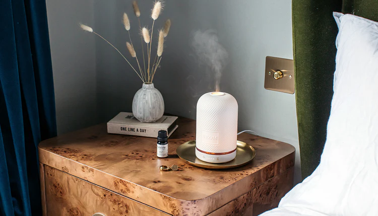 Relaxing bedroom lamp